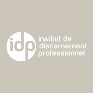 Logo pour l'IDP qui est une plate-forme de réflexion et d'échange sur des thèmes de management, de stratégie et d'évolution de carrière basé à Lille (59)