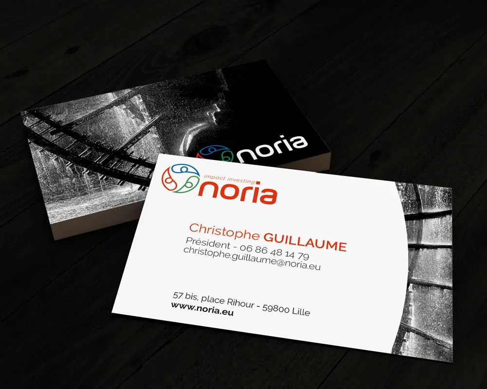 Cartes, papiers et ensembles de correspondance cohérents pour une communication professionnelle, élégante et identifiable.