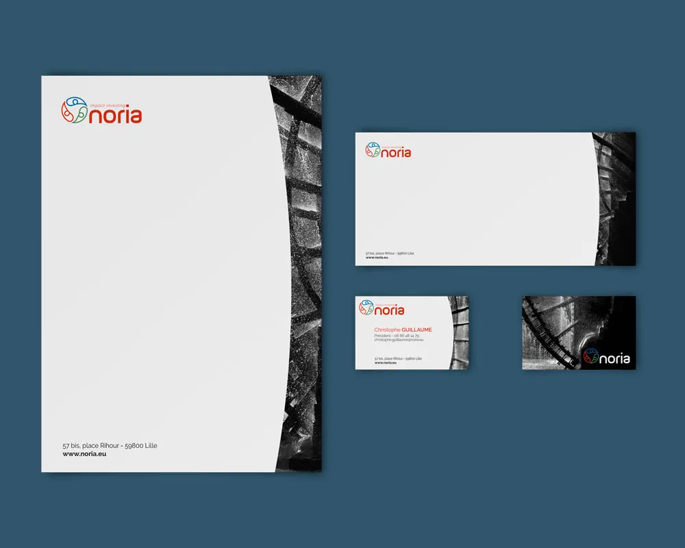 Ensembles de correspondance harmonisés comprenant cartes, papiers en-tête et supports complémentaires pour une communication cohérente.