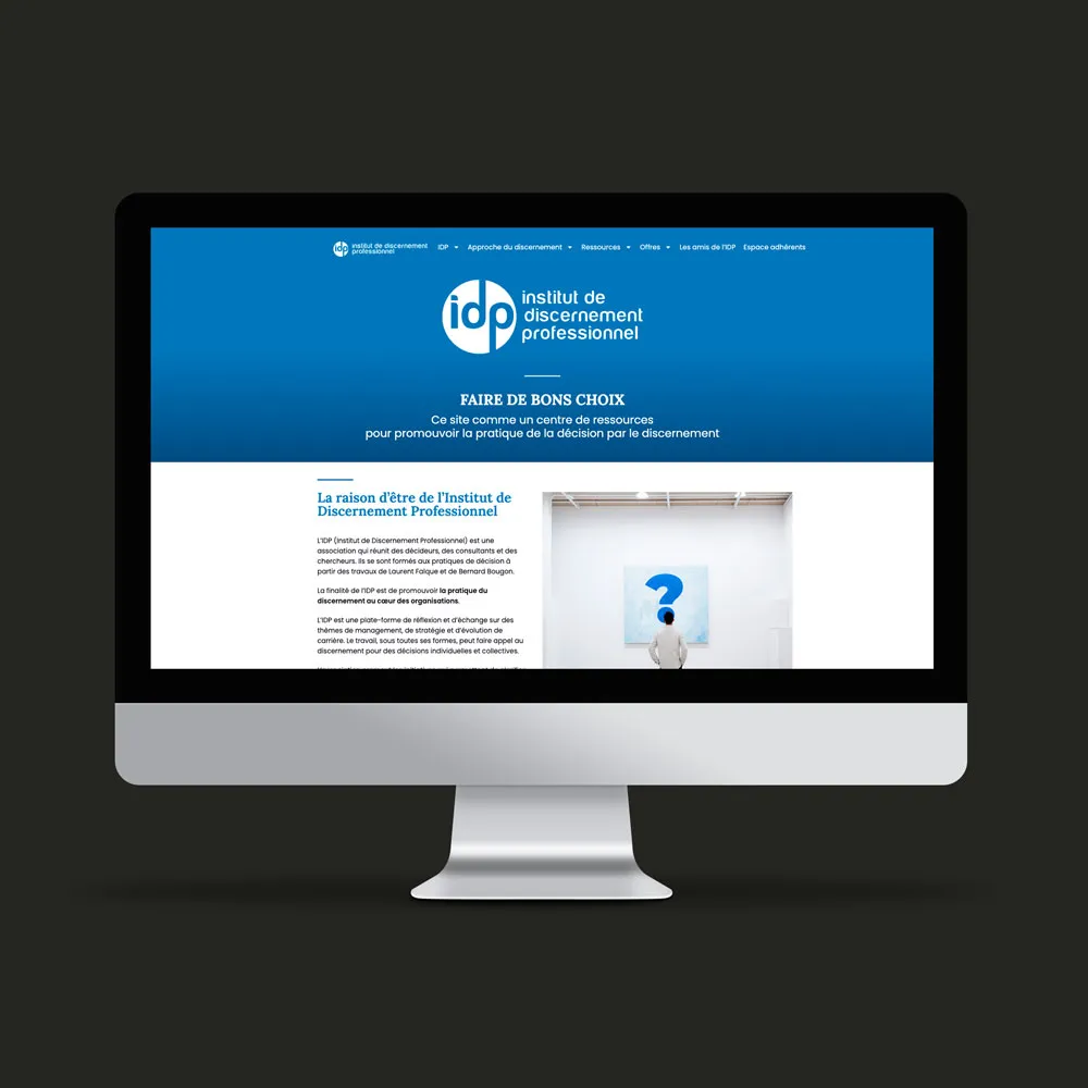 Écran d'ordinateur avec le site internet de l'IDP