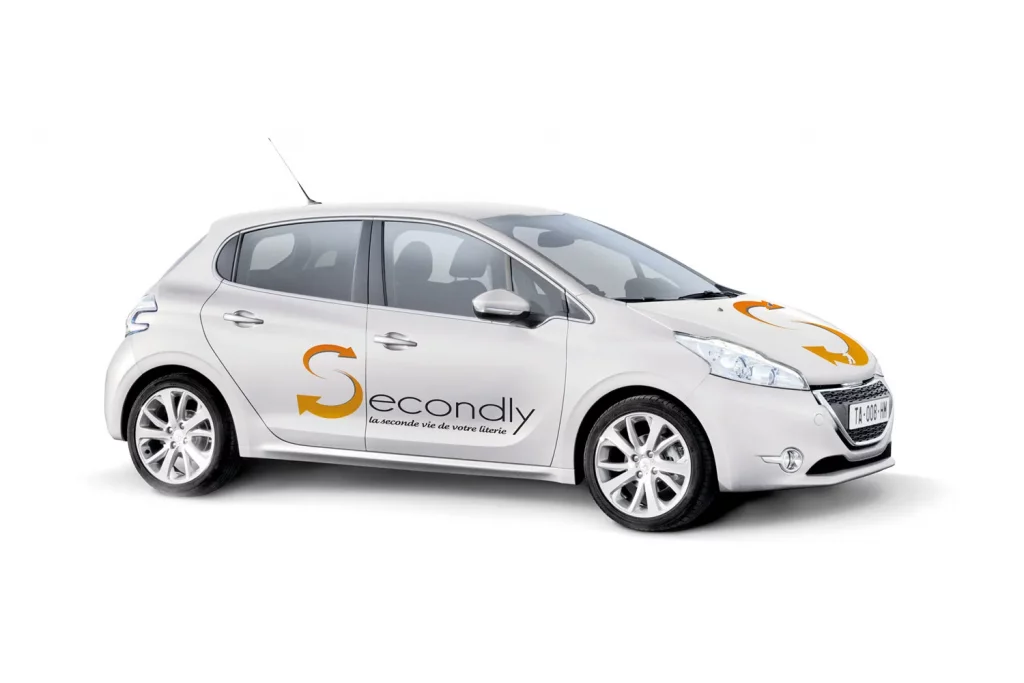 Logo Secondly sur marquage véhicule